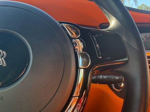 Used 2018 Rolls-Royce Dawn image 43