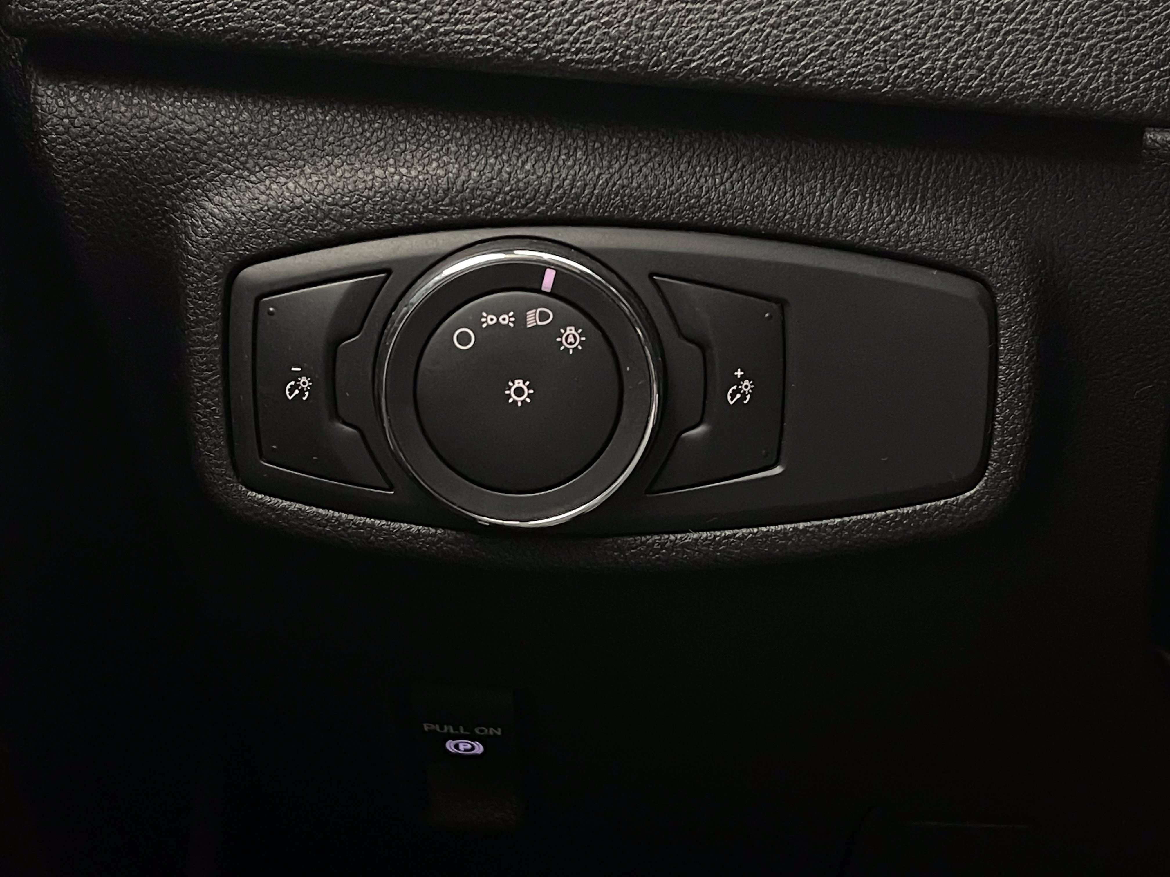 Used 2015 Lincoln MKC FWD w/ Equipment Group 101A Select image 21