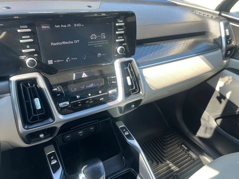Used 2021 Kia Sorento S w/ Panoramic Sunroof Package AWD/4WD image 24