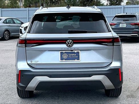 Certified 2026 Volkswagen Tiguan SE w/ Panoramic Sunroof Package FWD image 6