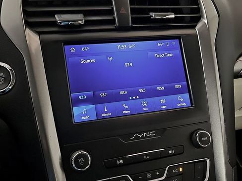 Used 2020 Ford Fusion SE image 17