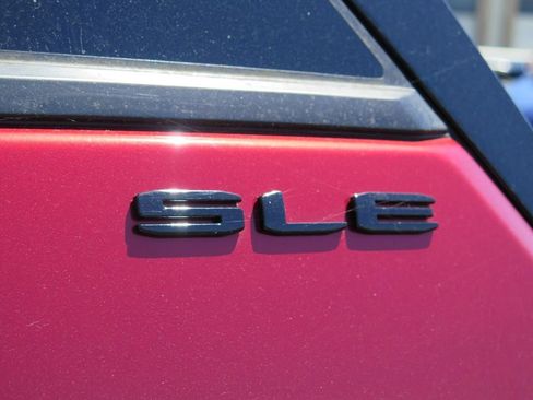 Used 2023 GMC Terrain SLE w/ Elevation Edition AWD/4WD image 8