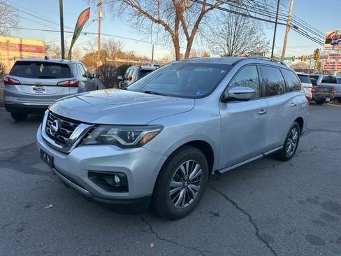 Used 2020 Nissan Pathfinder SL image 3