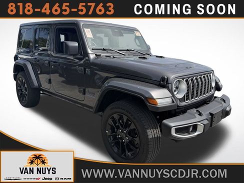 Used 2025 Jeep Wrangler Unlimited Sahara w/ Safety Group image 1