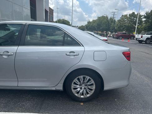 Used 2013 Toyota Camry LE FWD image 13