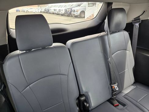 Used 2019 Buick Enclave Essence AWD/4WD image 13