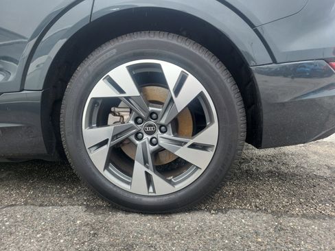 Used 2021 Audi e-tron Premium w/ Convenience Plus Package image 11