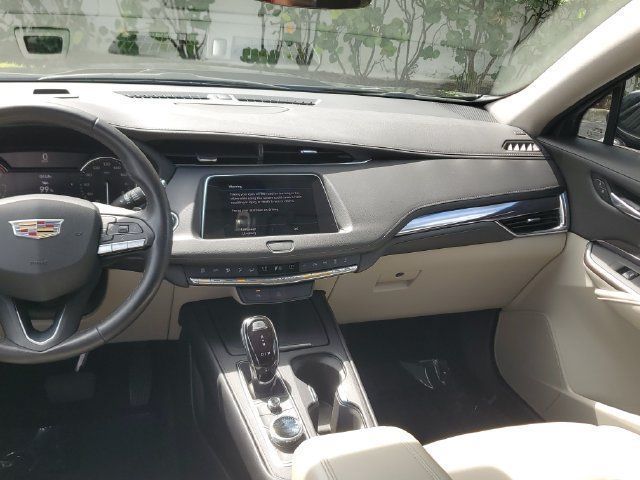 Certified 2023 Cadillac XT4 Luxury FWD image 19