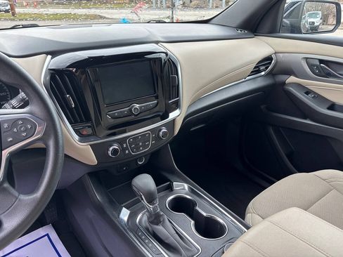 Used 2022 Chevrolet Traverse LS AWD/4WD image 13