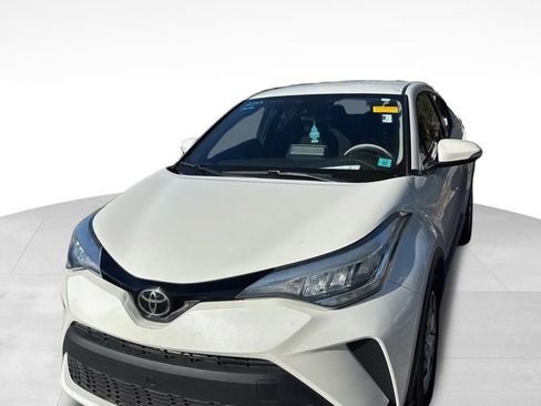 Used 2020 Toyota C-HR LE image 1