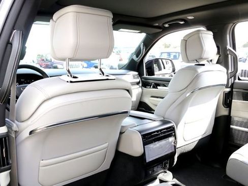 New 2026 Jeep Grand Wagoneer Summit image 17