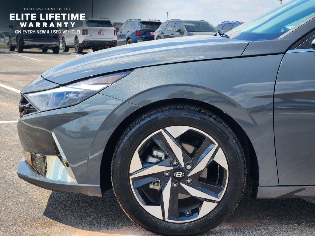Used 2023 Hyundai Elantra Limited FWD image 9