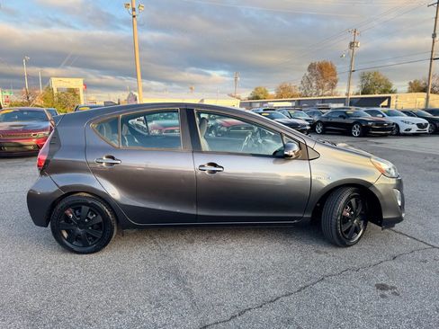 Used 2016 Toyota Prius C Two image 4