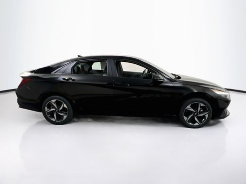 Used 2023 Hyundai Elantra SEL w/ Convenience Package FWD image 4
