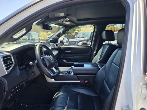 Used 2025 Toyota Tundra Platinum AWD/4WD image 12