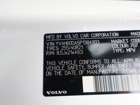 Used 2023 Volvo XC60 T8 Ultimate w/ Climate Package image 21