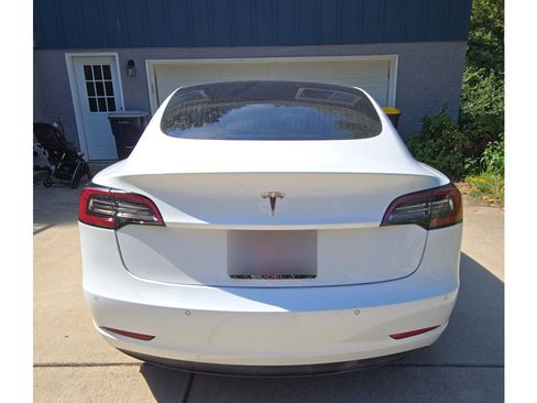 Used 2018 Tesla Model 3 Long Range RWD image 4