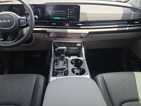 New 2026 Kia Carnival EX FWD image 15