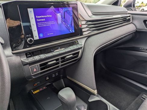 Used 2025 Toyota Camry LE image 20