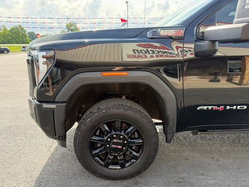 Used 2024 GMC Sierra 2500 AT4 w/ AT4 Premium Plus Package AWD/4WD image 13