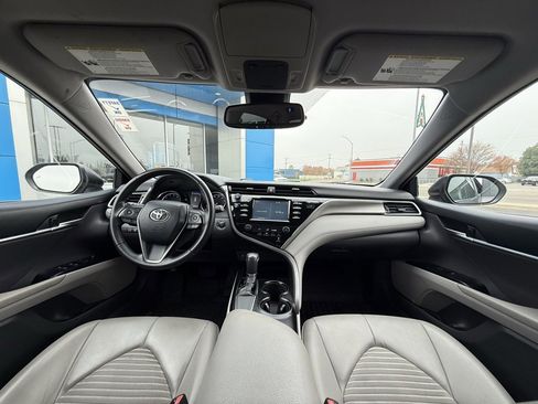 Used 2018 Toyota Camry SE image 13