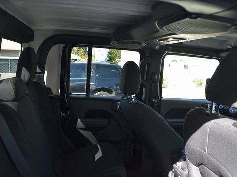 Used 2022 Jeep Gladiator Sport image 26