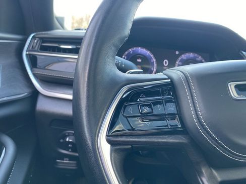 Used 2022 Jeep Grand Cherokee Overland image 9