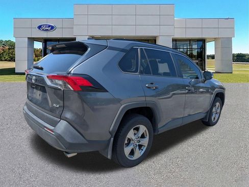 Used 2025 Toyota RAV4 XLE FWD image 4