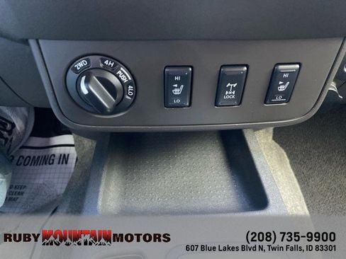 Used 2009 Nissan Frontier PRO-4X w/ Pro-4x Value Truck Pkg AWD/4WD image 19