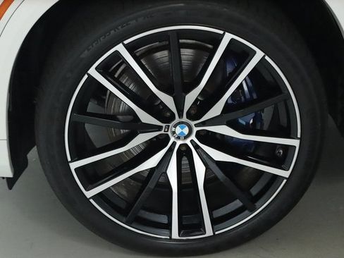 Used 2021 BMW X5 M50i w/ Premium Package AWD/4WD image 39