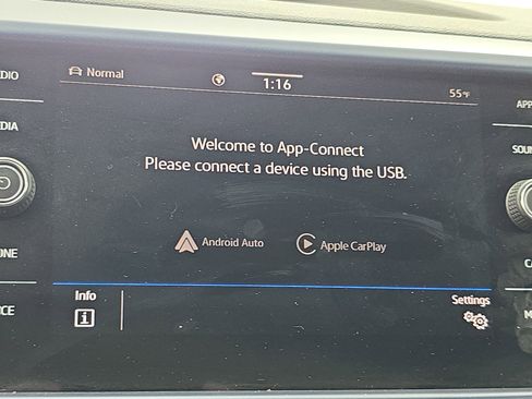 Certified 2024 Volkswagen Taos SE image 21