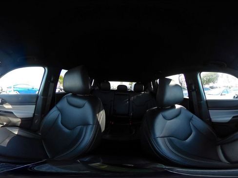 Used 2025 Jeep Compass Limited image 42