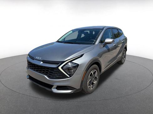 Used 2025 Kia Sportage LX FWD image 3