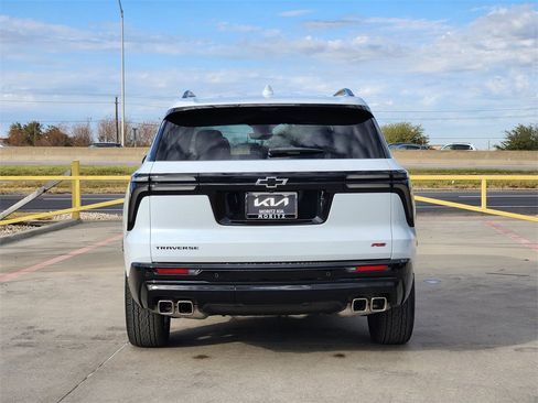 Used 2026 Chevrolet Traverse RS image 5