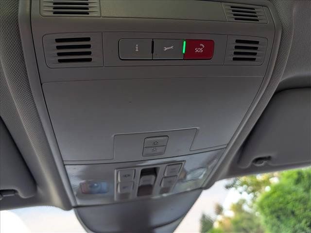 Certified 2023 Volkswagen Taos SE w/ Panoramic Sunroof Package FWD image 39