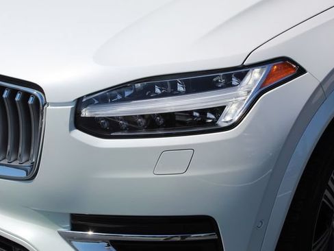 Certified 2023 Volvo XC90 B6 Ultimate w/ Protection Package Premier AWD/4WD image 11