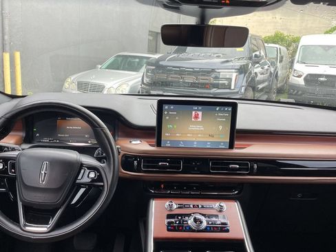 Used 2022 Lincoln Aviator Reserve w/ Equipment Group 201A AWD/4WD image 15