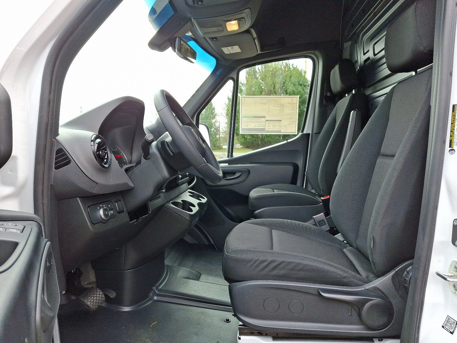 New 2025 Mercedes-Benz Sprinter 2500 image 11