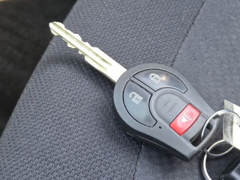Used 2011 Nissan Rogue S AWD/4WD image 30