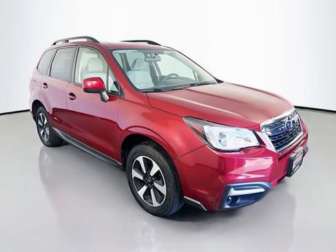 Used 2018 Subaru Forester 2.5i Premium w/ All-Weather Package AWD/4WD image 2