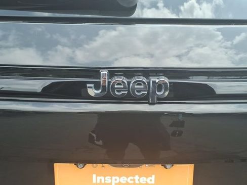 Certified 2023 Jeep Grand Cherokee Limited AWD/4WD image 15