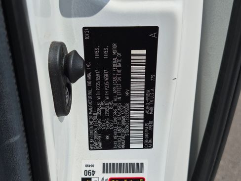 Used 2025 Toyota Sienna LE FWD image 37