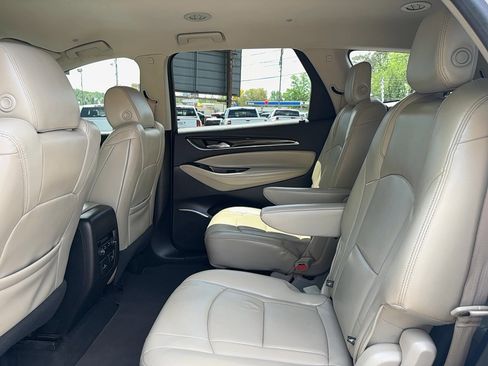 Used 2018 Buick Enclave Essence FWD image 13