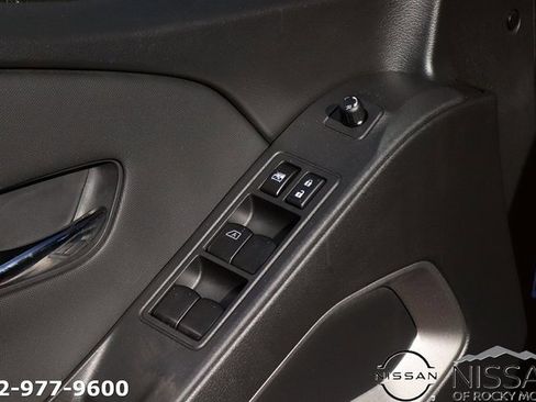 Used 2024 Nissan Frontier SV w/ SV Convenience Package image 10