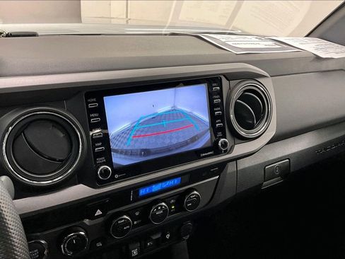 Used 2022 Toyota Tacoma w/ SR5 Package image 20