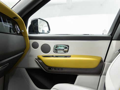 New 2026 Rolls-Royce Cullinan image 18