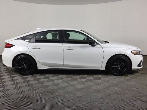 Used 2023 Honda Civic Sport image 15