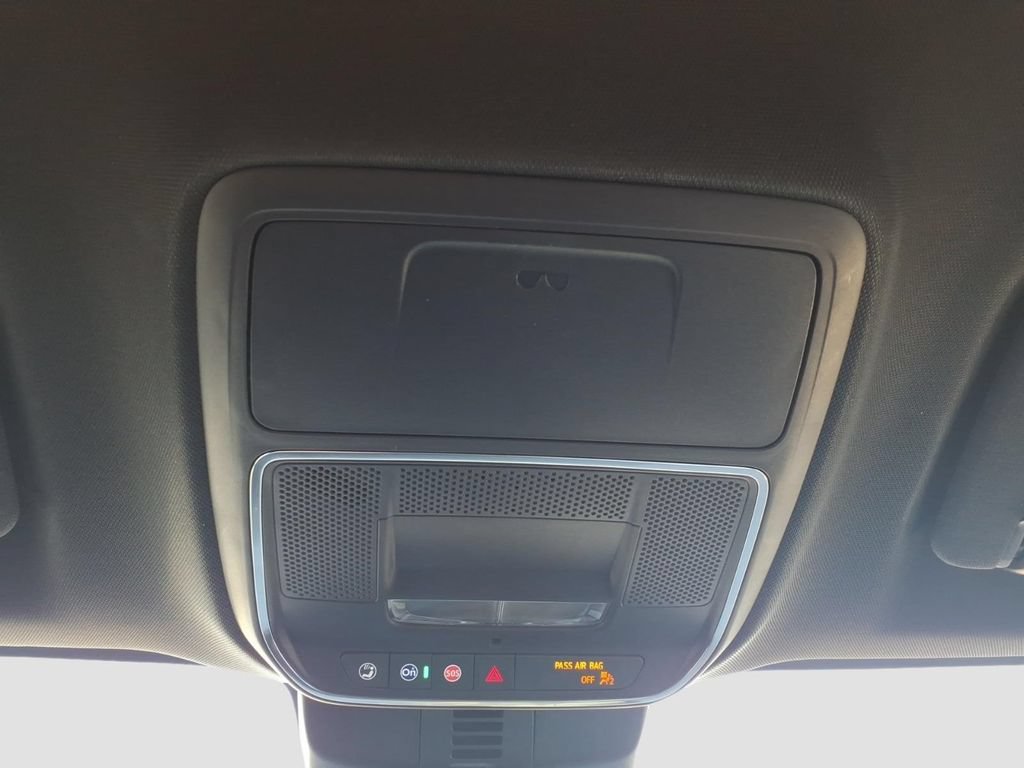 Used 2025 Chevrolet Traverse High Country w/ LPO, Floor Liner Package AWD/4WD image 26
