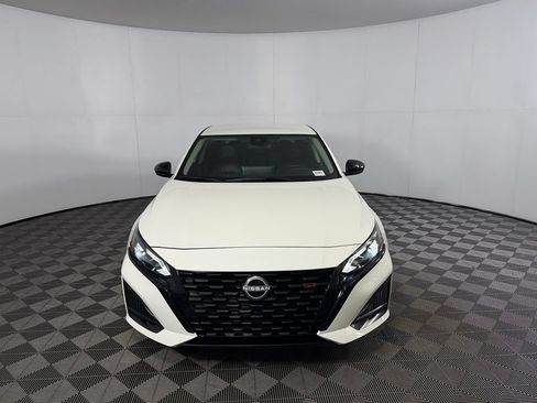 Used 2026 Nissan Altima 2.5 SR FWD image 3