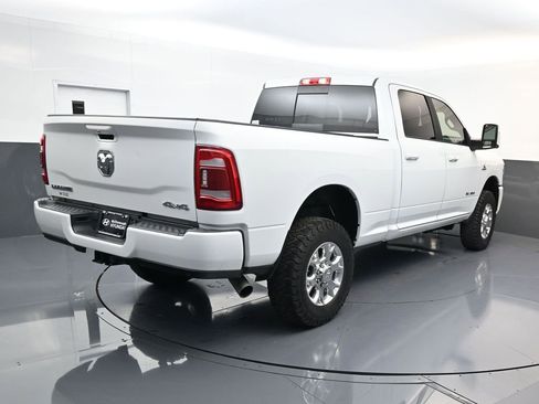 Used 2024 RAM 2500 Laramie AWD/4WD image 3